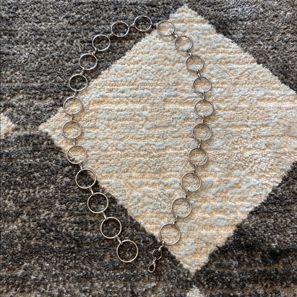 Silver Circle Link Chain Belt - Picture 2 of 4
